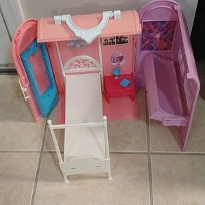 Barbie 2010 folding house